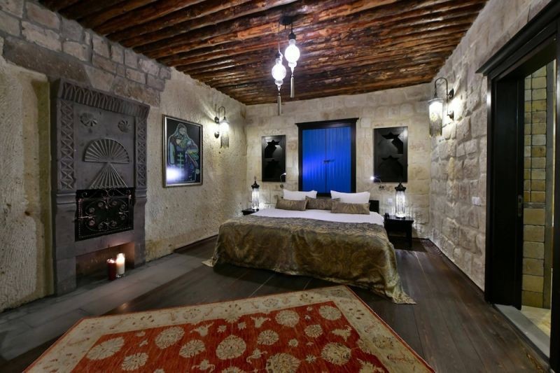 deluxe cave
