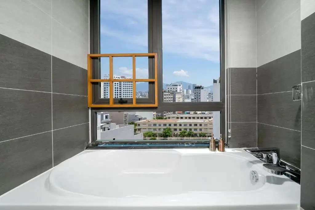 MONALISA LUXURY HOTEL