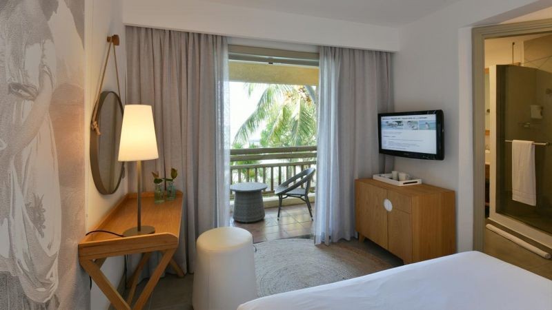 comfort room (honeymoon deal)