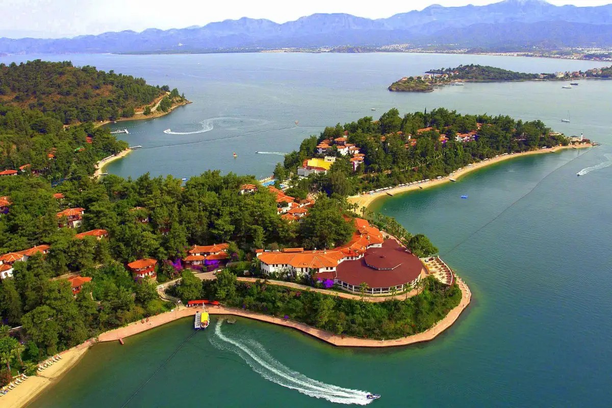 CLUB & HOTEL LETOONIA