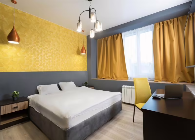 UHOTEL (Ю ОТЕЛЬ)