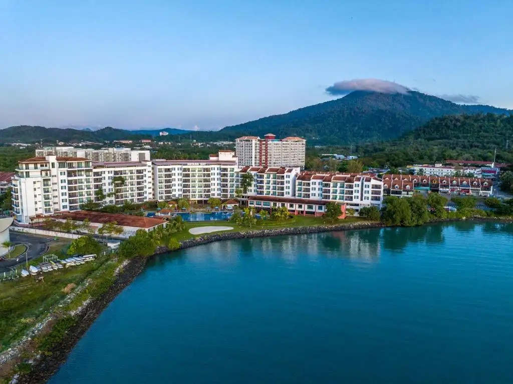DAYANG BAY APARTMENT & RESORT