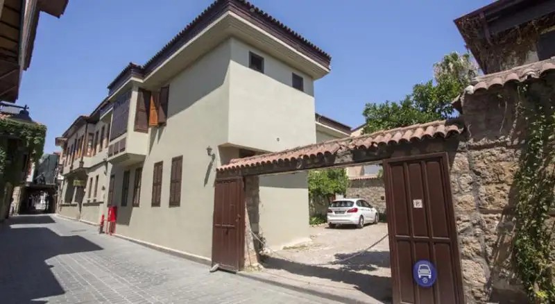 ATELYA ART HOTEL
