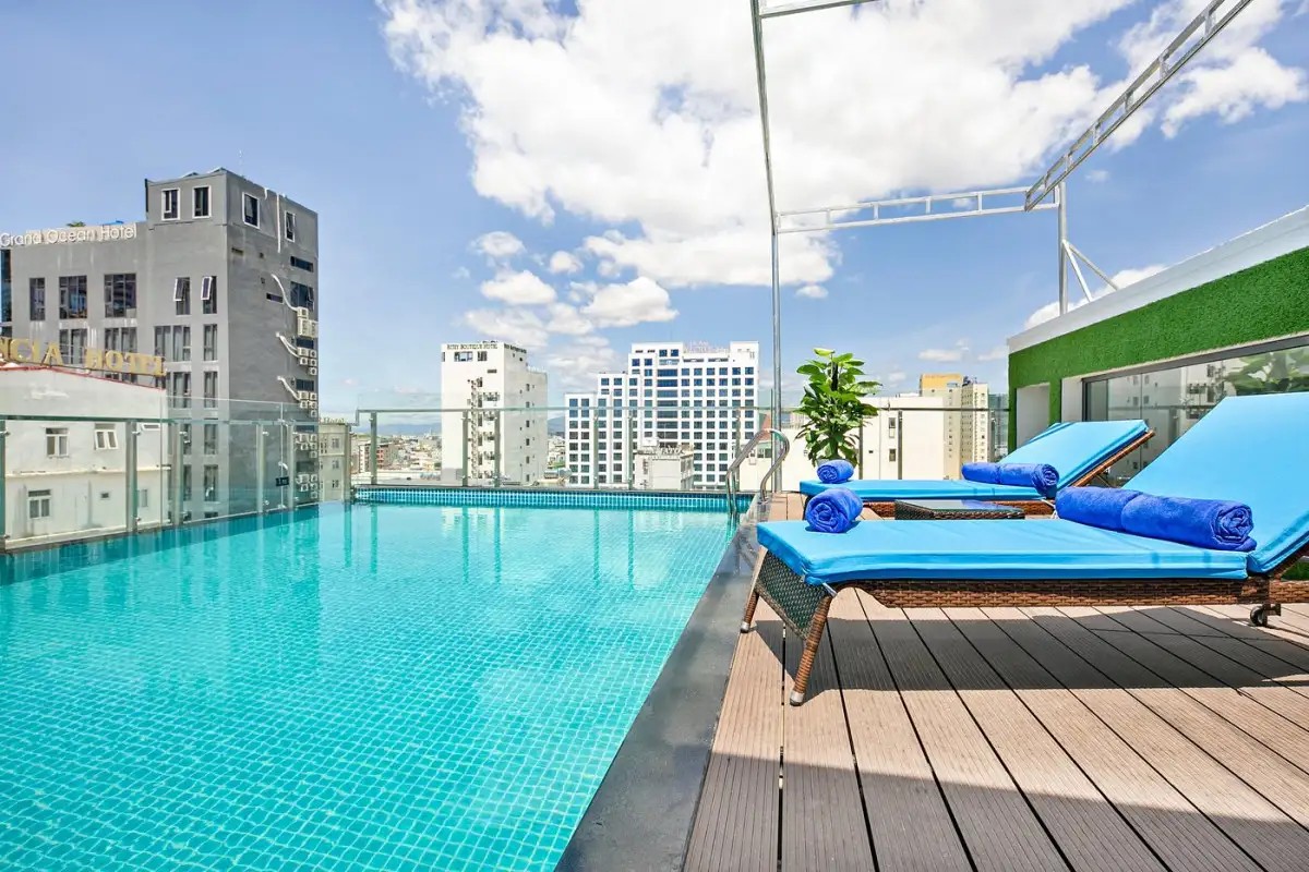 CELINA HOTEL & APARTMENT