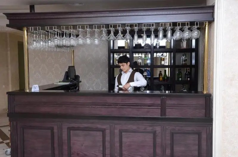 ROSE INN
