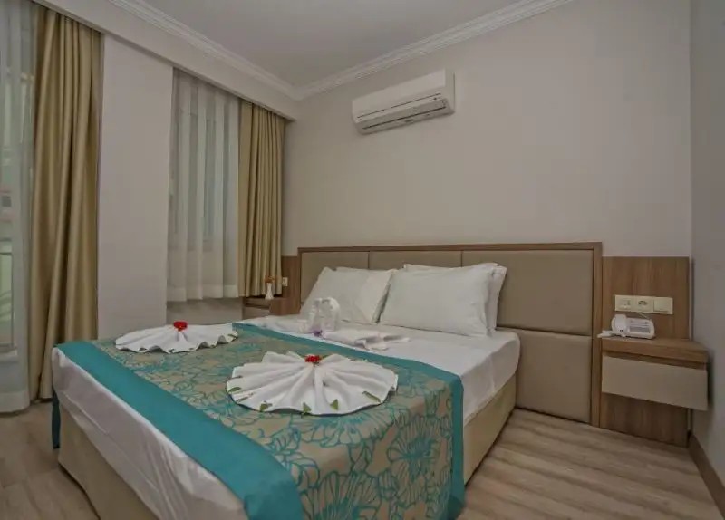 HOTEL MANDALIN