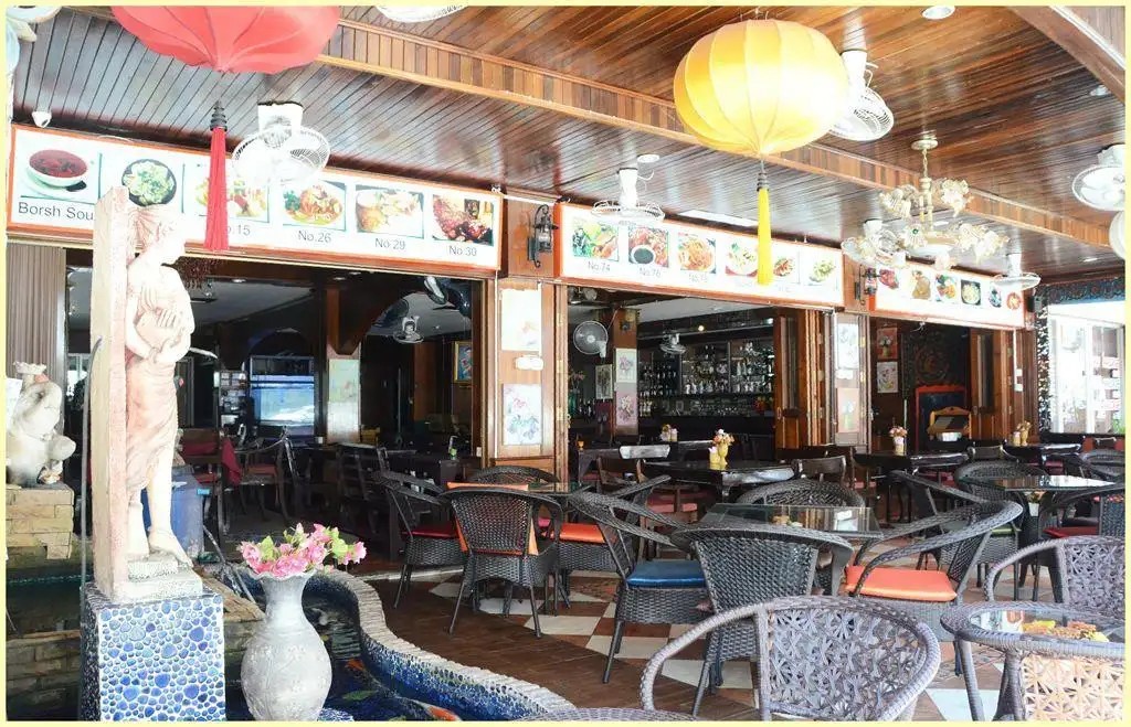 GOLD COAST INN
