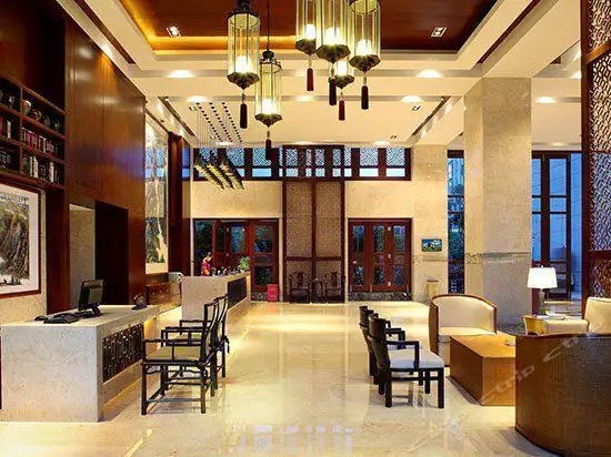 FOUR SEASON OCEAN COURTYARD HOTEL