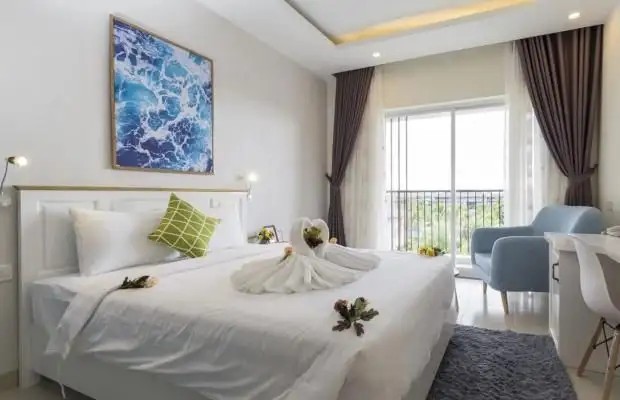 AMON DELUXE HOTEL