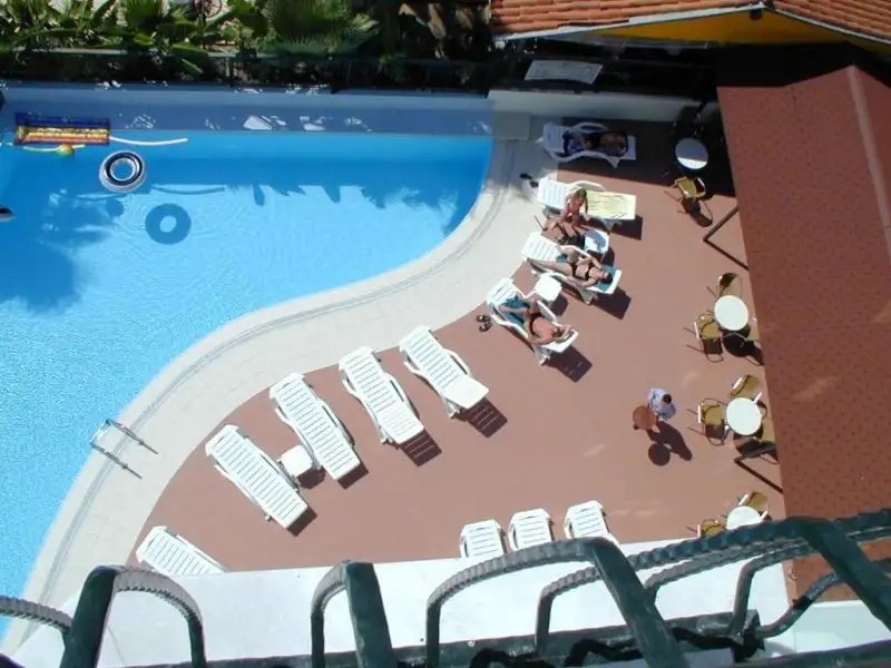 AVOS APART HOTEL