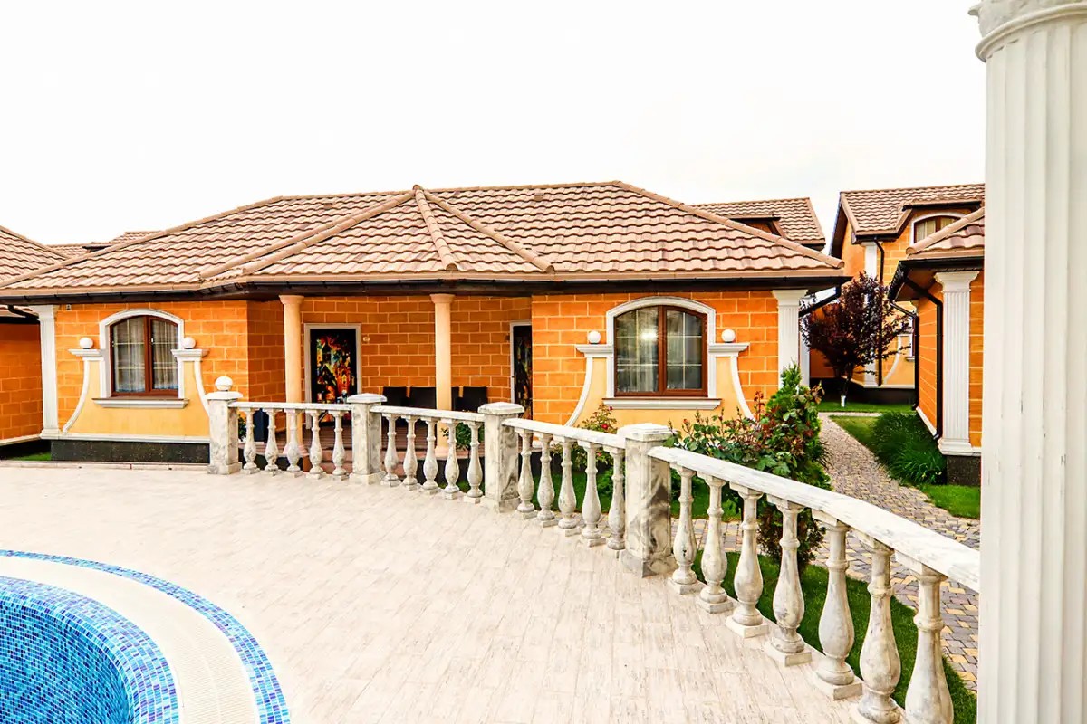 LEO PALACE (ЛЕО ПАЛАС)