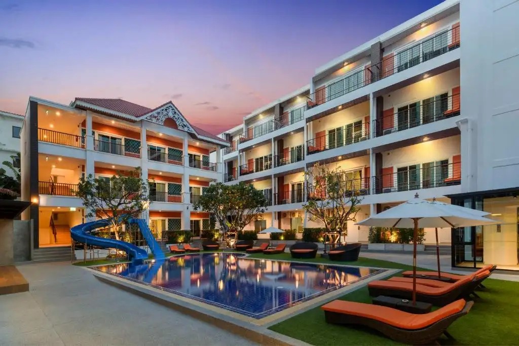 FX HOTEL PATTAYA (EX. THE FOURTH PRATUMNAK)