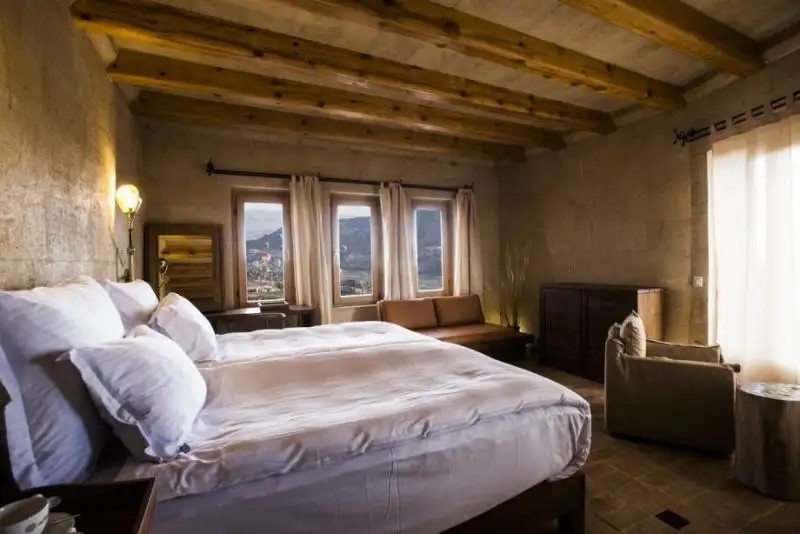 MILLSTONE CAVE SUITES HOTEL