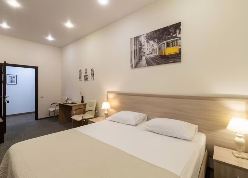 ARTHOFF HOTEL