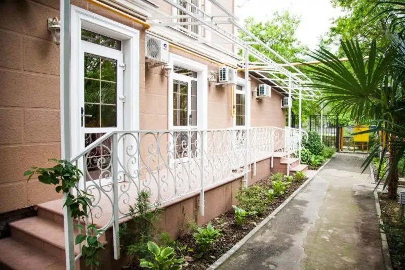 KHOSTA GARDEN (ХОСТА ГАРДЕН)