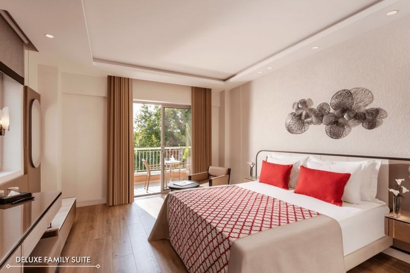 deluxe family suite