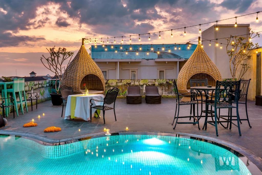 BOSS LEGIAN HOTEL