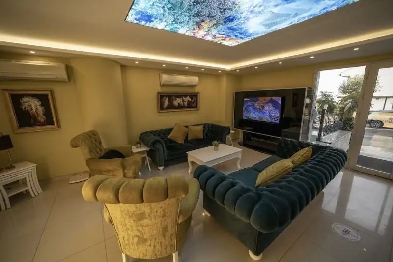 SILVER TOWER RESIDENCE