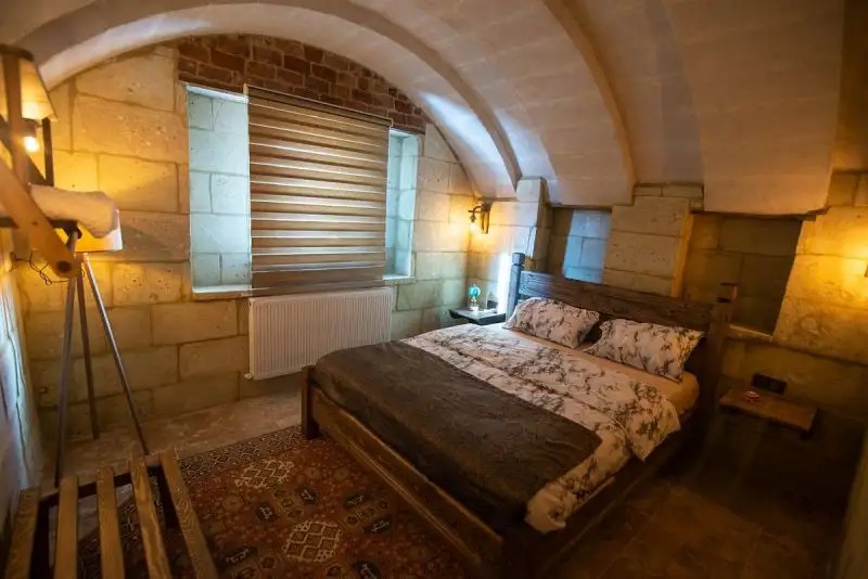 THE CAVE HOUSE