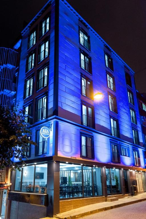 RIA SUITES HOTEL