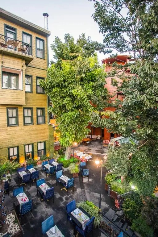 GARDEN HOUSE HOTEL