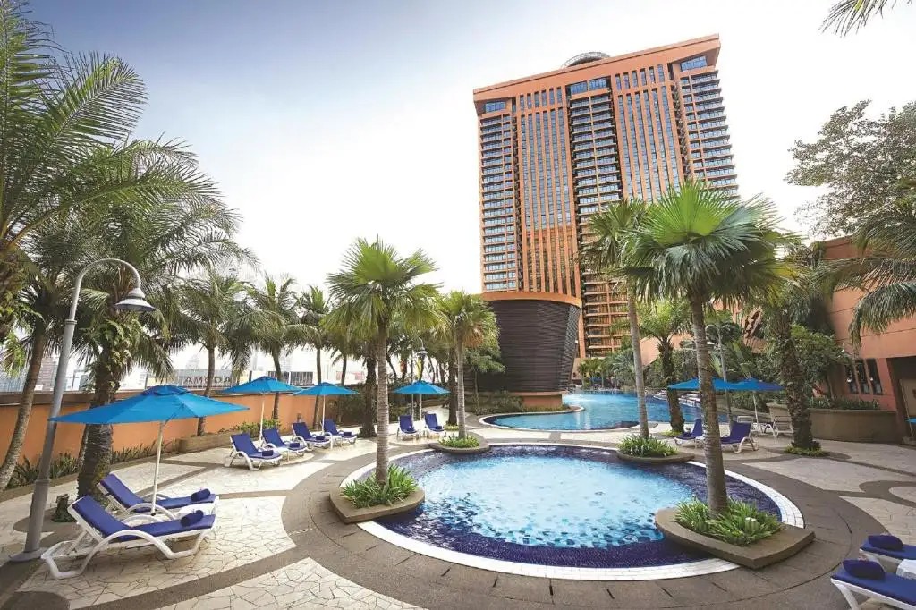 BERJAYA TIMES SQUARE SUITES & CONVENTION CENTER