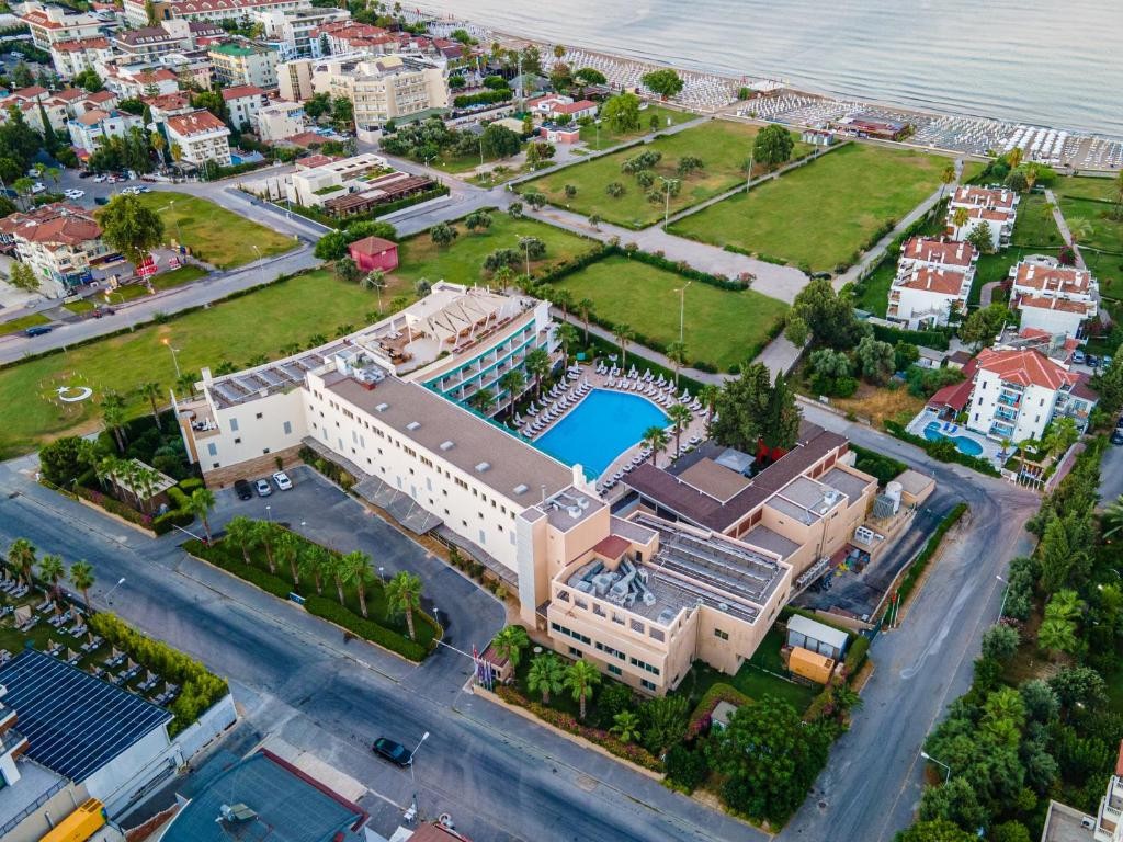 TUI BLUE BARUT ANDIZ ADULTS ONLY 16+