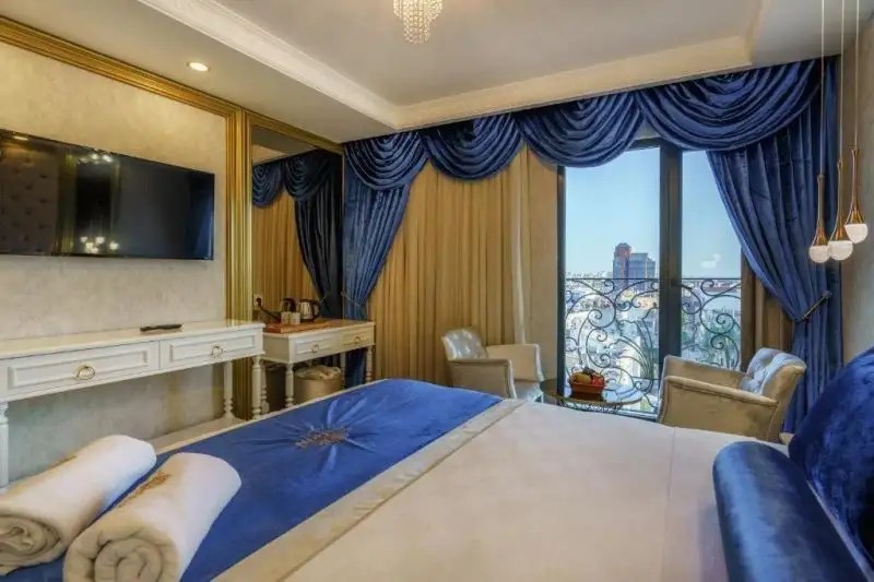 LESLION LUXURY HOTEL