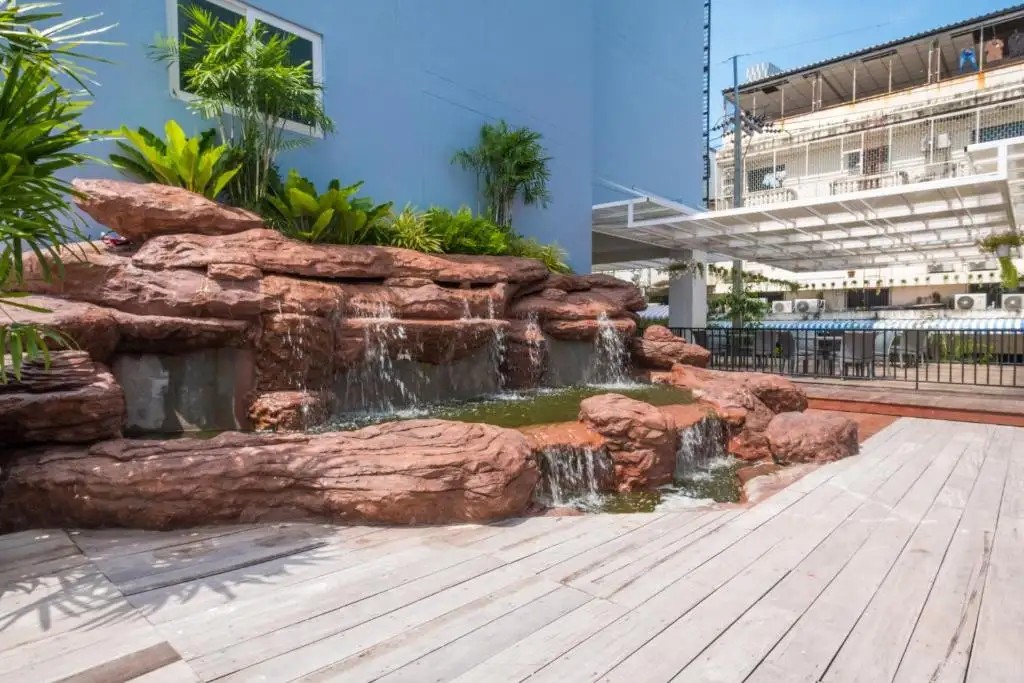 P PLUS HOTEL