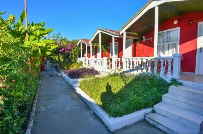 SIDE ALTINKUM BUNGALOW