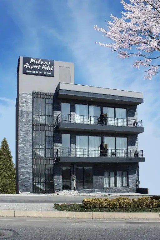 MELANJ AIRPORT HOTEL