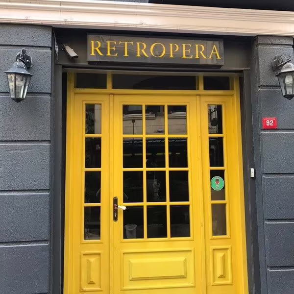 RETRO PERA HOTEL