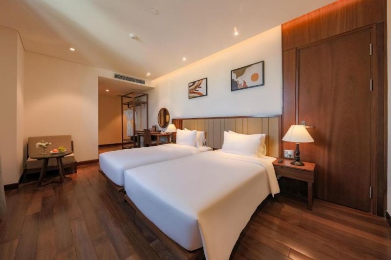 deluxe partial sea view