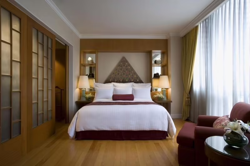 MAYFAIR BANGKOK MARRIOTT EXECUTIVE APART