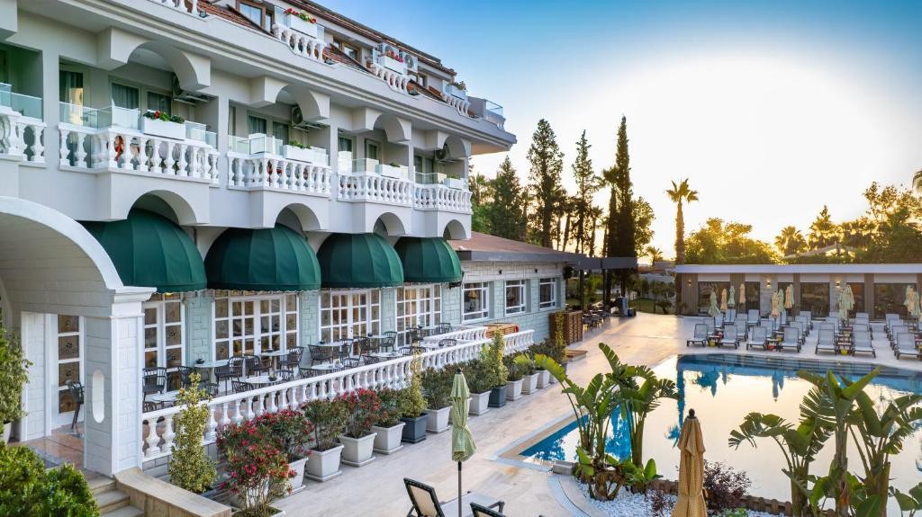 ROSE GARDEN PREMIUM HOTEL (EX. LARISSA MARE BEACH)