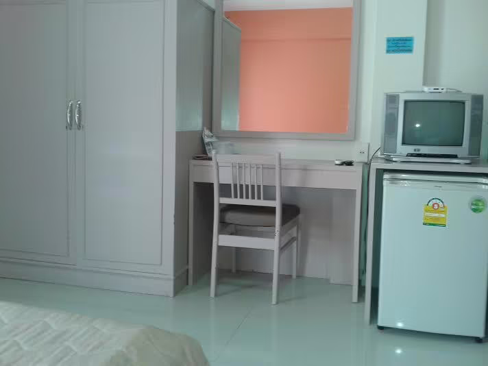 WE TRAIN HOTEL DON MUANG