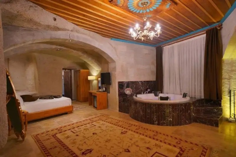 SECRET HILL CAVE SUITES