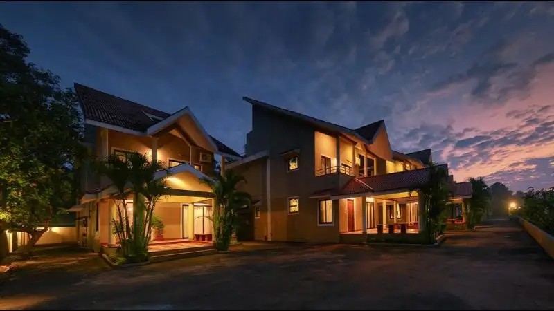 TREEHOUSE BLUE VILLAS