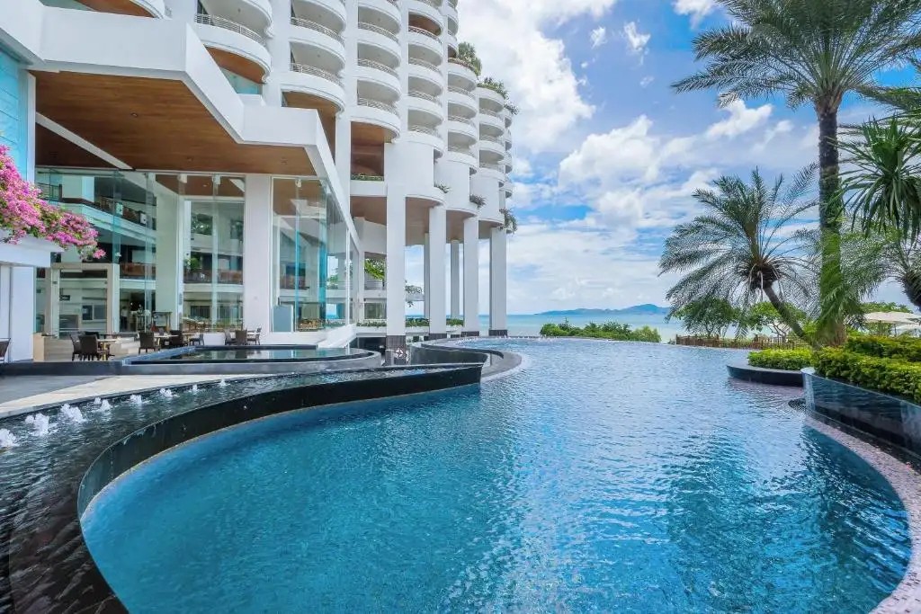 ROYAL CLIFF GRAND