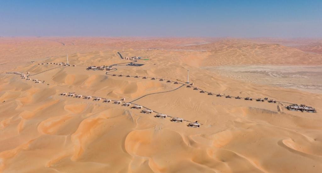 BAB AL NOJOUM BATEEN LIWA