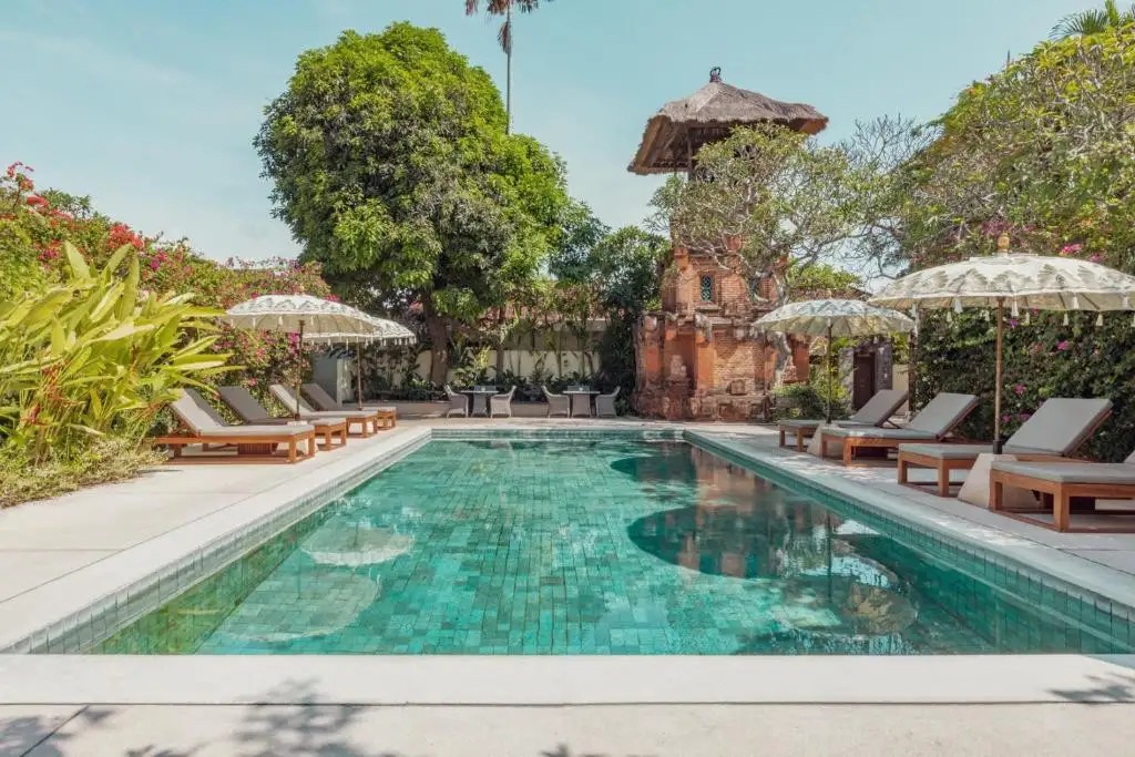 PAVILIONS BALI