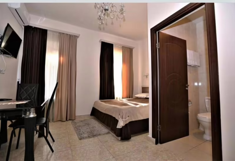COMFORT HOUSE HOTEL