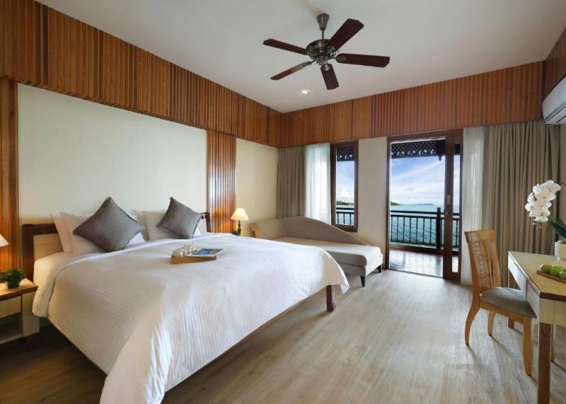 premier chalet on water