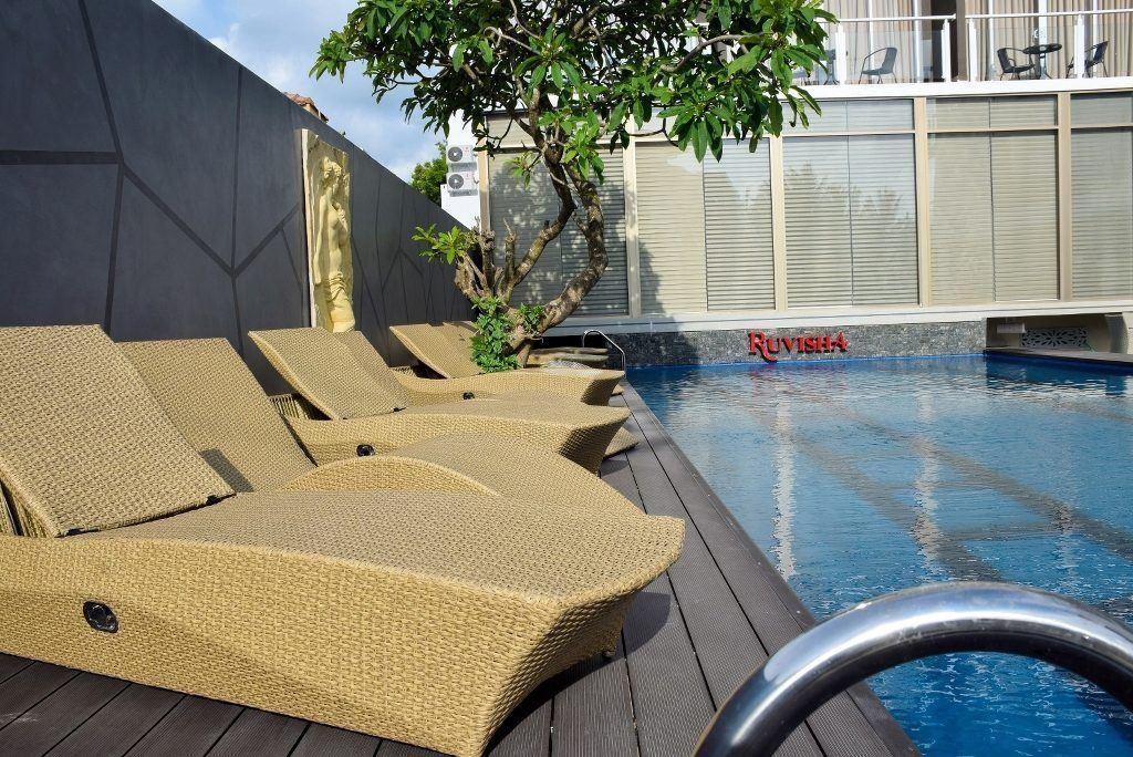 RUVISHA BEACH HOTEL
