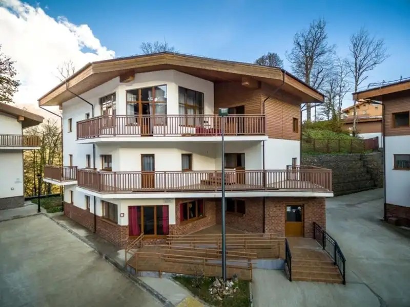 RIDERS CHALET