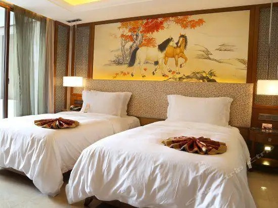 FOUR SEASON OCEAN COURTYARD HOTEL