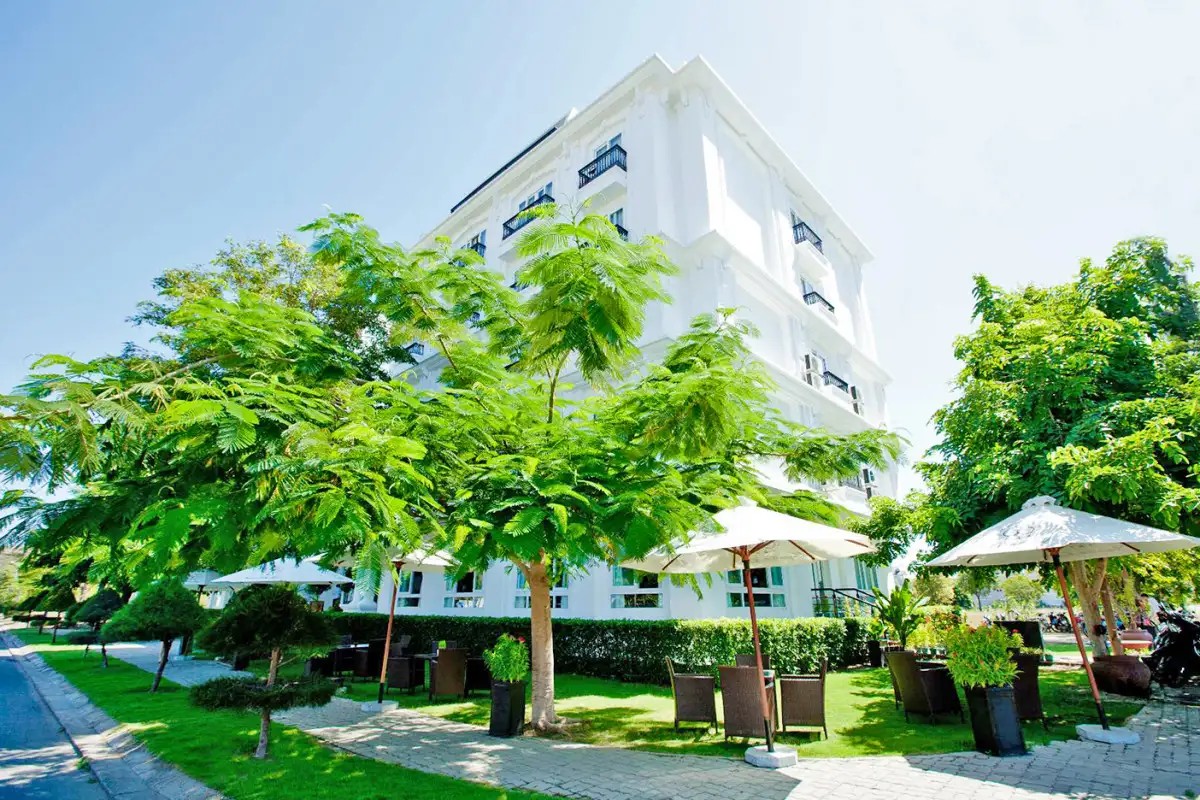 PARAGON VILLA