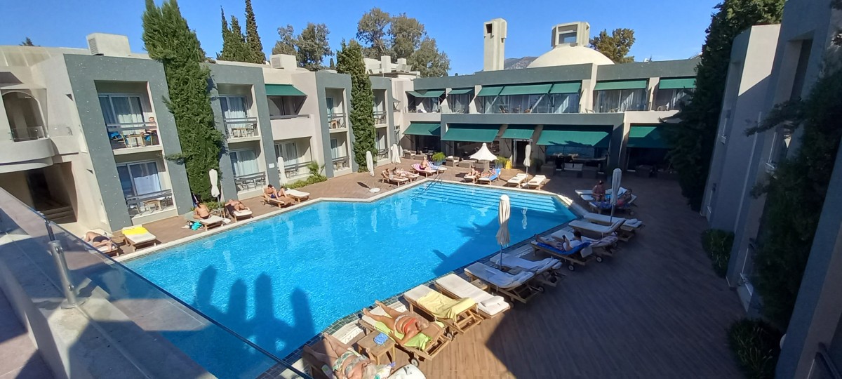 AMBROSIA HOTEL BEACH & SPA