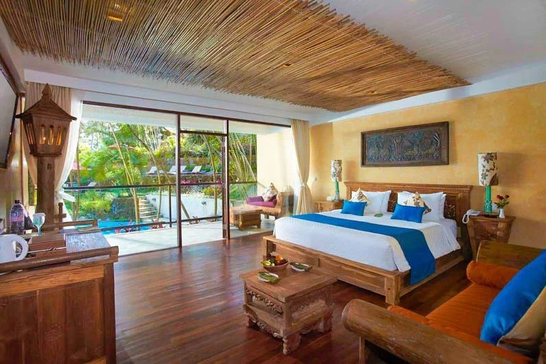 pool view suite