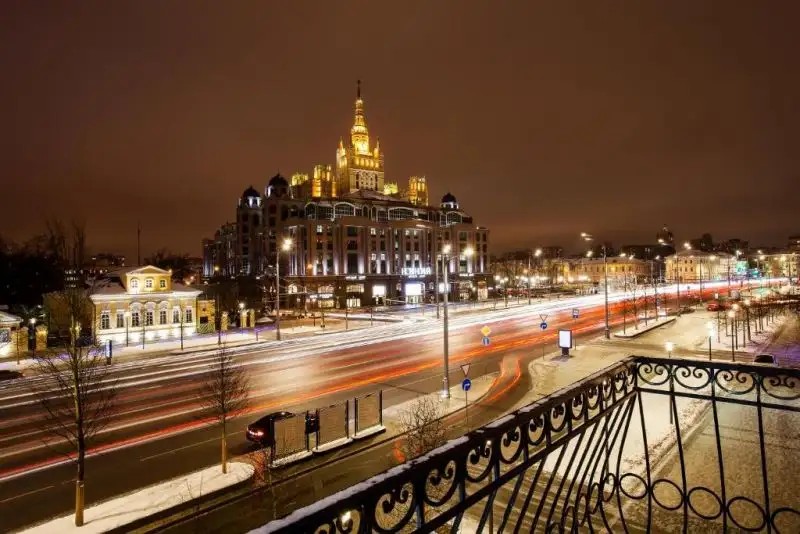 SAINT YARD ARBAT